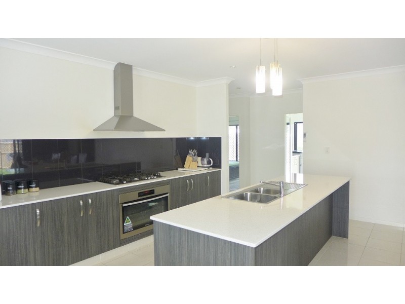 2 Chandos Brace, Smithfield QLD 4878