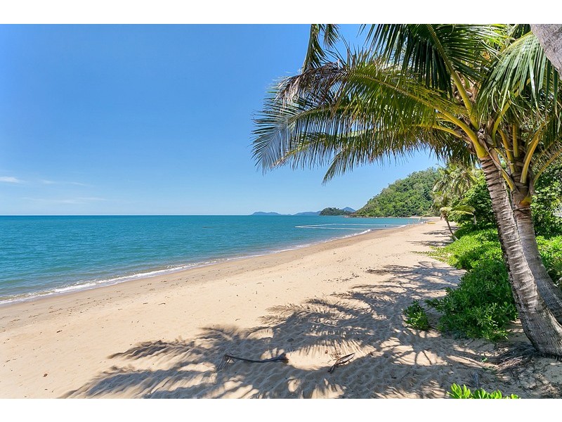 Trinity Beach QLD 4879