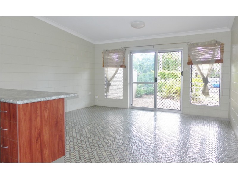 1/23-25 Mimosa Street, Holloways Beach QLD 4878