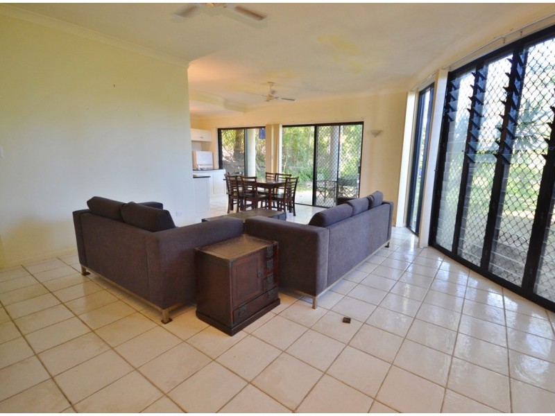 21/106 Moore Street, Trinity Beach QLD 4879