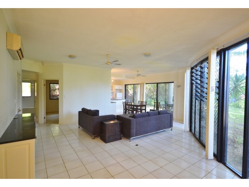 21/106 Moore Street, Trinity Beach QLD 4879