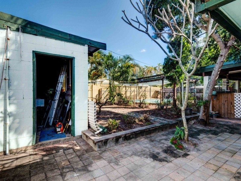 3 Golf St, Yorkeys Knob QLD 4878