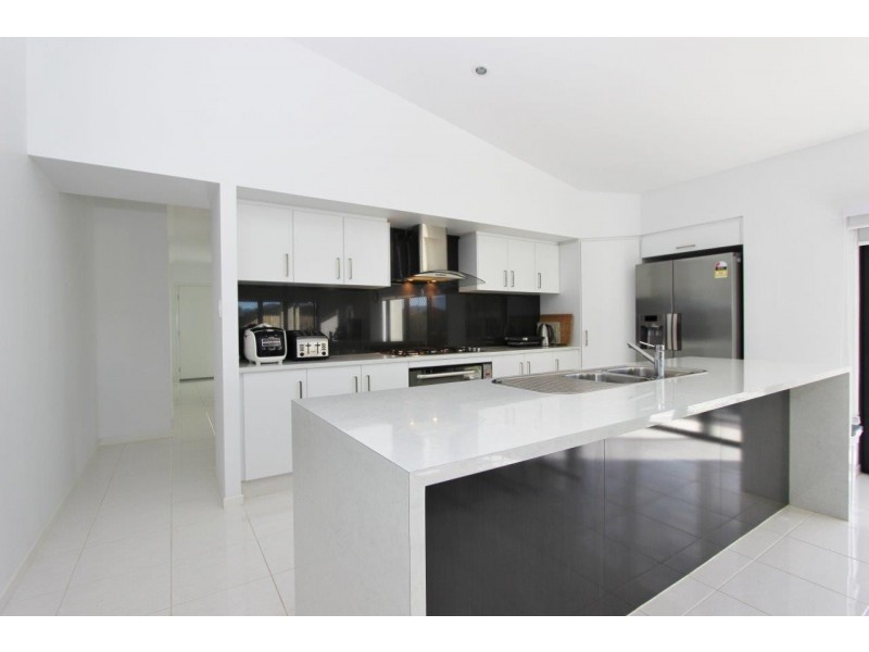 14 Munburra Parade, Smithfield QLD 4878