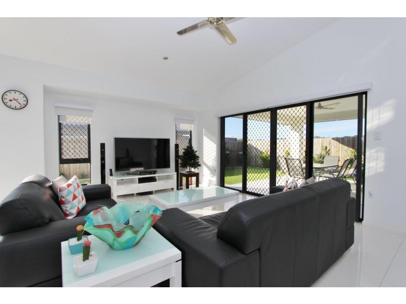 14 Munburra Parade, Smithfield QLD 4878