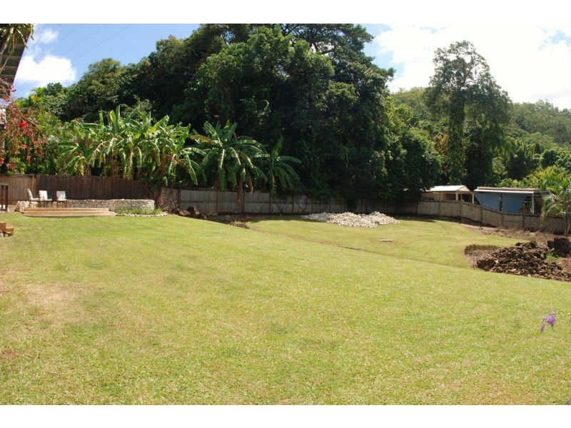 6 Willandra Court, Caravonica QLD 4878