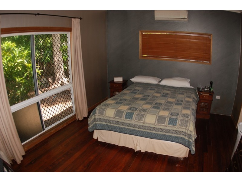 6 Willandra Court, Caravonica QLD 4878