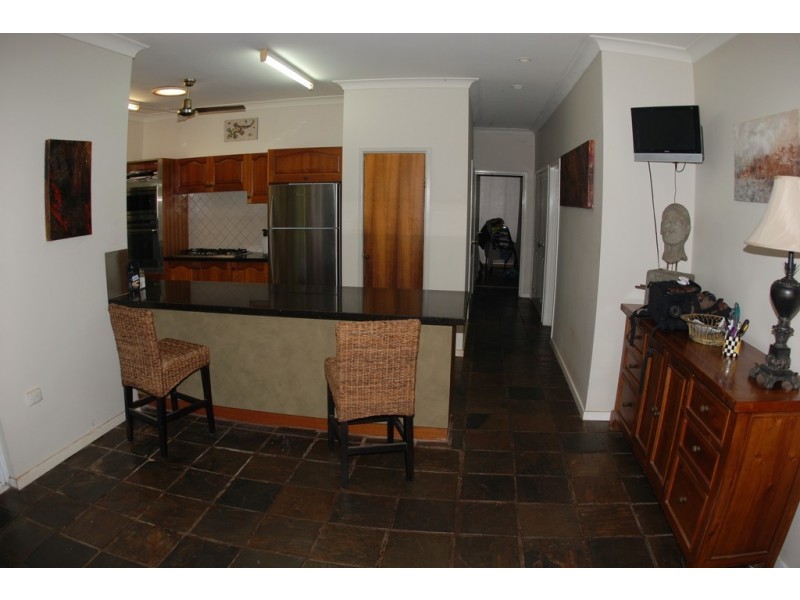 6 Willandra Court, Caravonica QLD 4878
