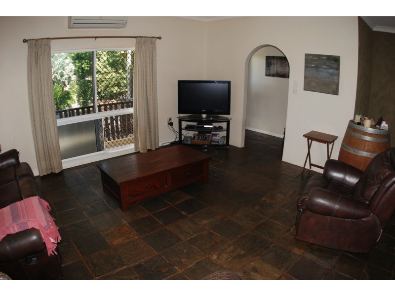 6 Willandra Court, Caravonica QLD 4878