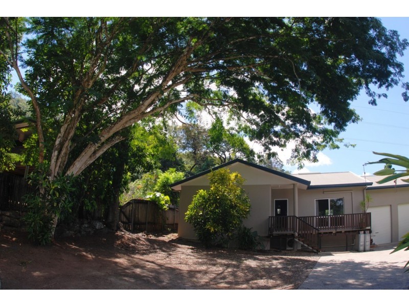 6 Willandra Court, Caravonica QLD 4878