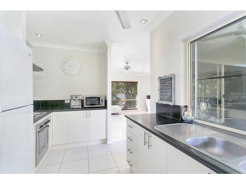 15 Parkinson Avenue, Kewarra Beach QLD 4879