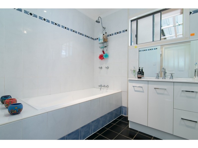 30 Survey Street, Smithfield QLD 4878