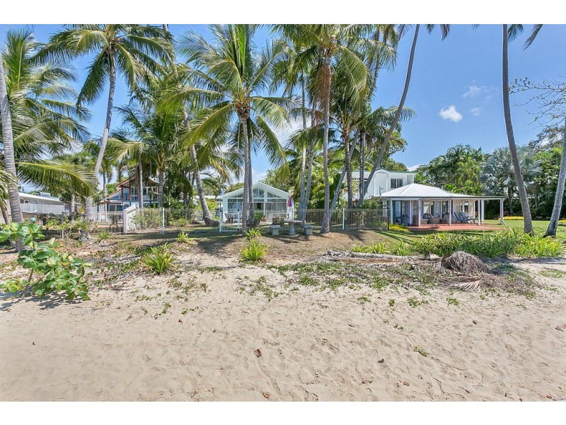 40 Hibiscus Lane, Holloways Beach QLD 4878
