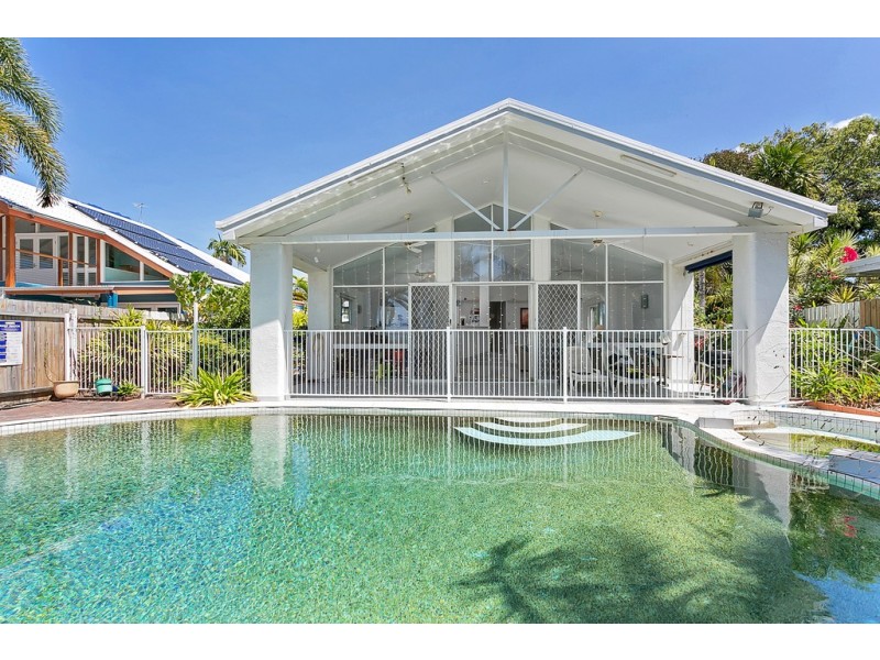 40 Hibiscus Lane, Holloways Beach QLD 4878