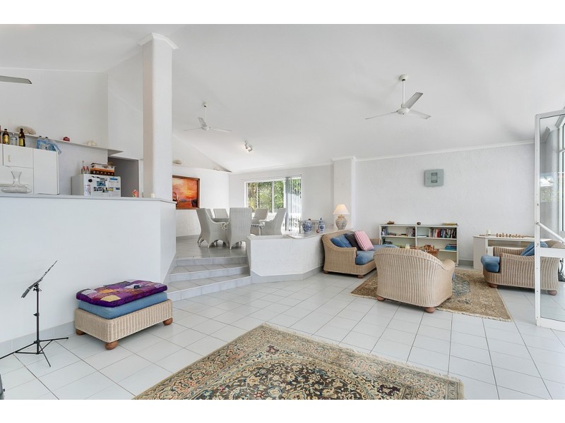 40 Hibiscus Lane, Holloways Beach QLD 4878