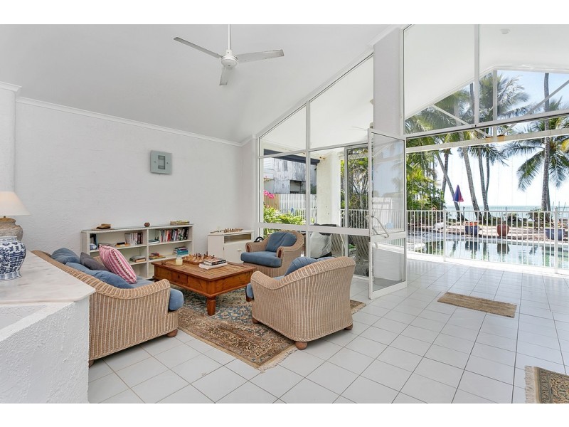 40 Hibiscus Lane, Holloways Beach QLD 4878