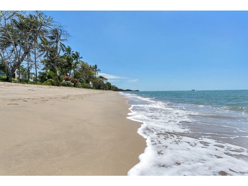 40 Hibiscus Lane, Holloways Beach QLD 4878