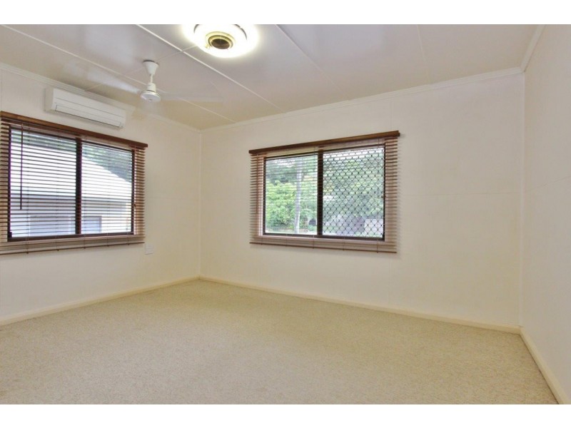 29 Murchison Street, Whitfield QLD 4870