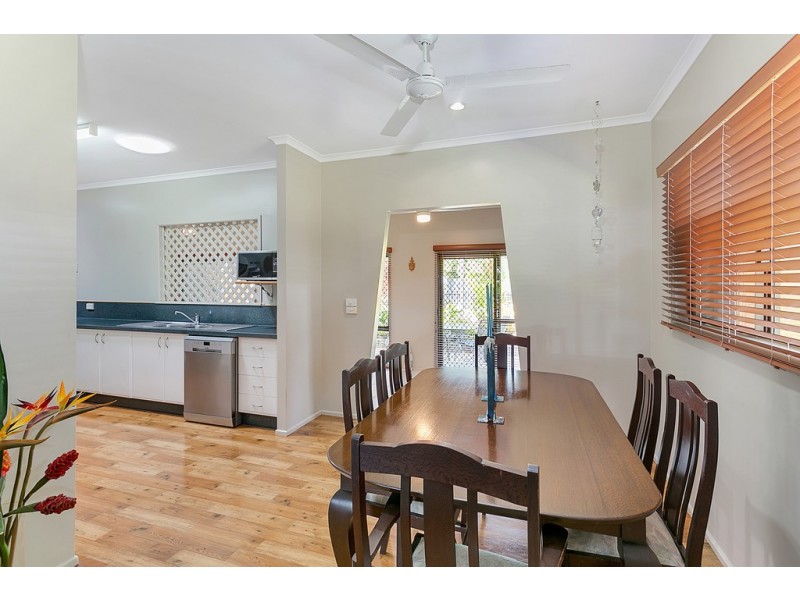 10 Universal Close, White Rock QLD 4868