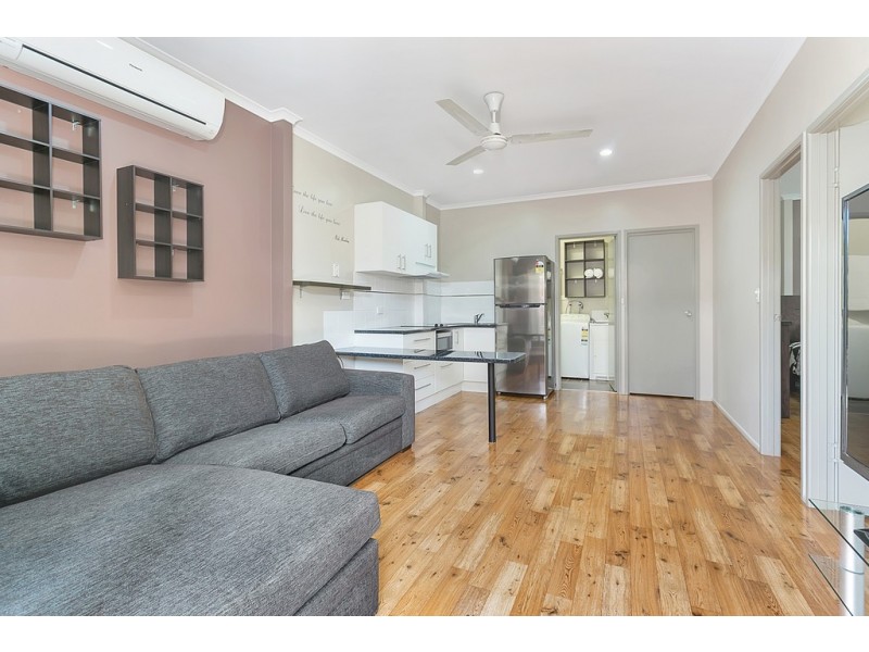 10 Universal Close, White Rock QLD 4868