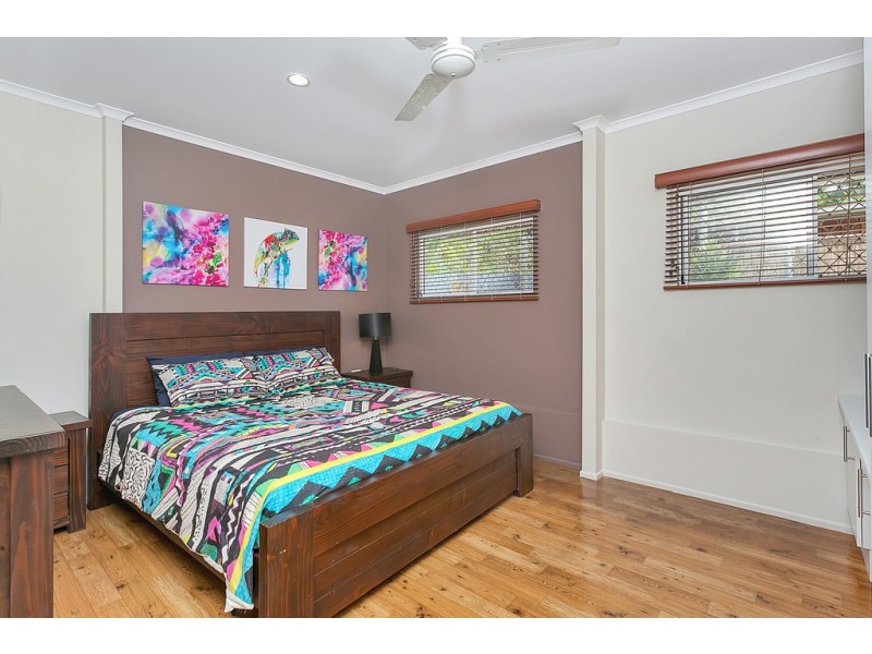 10 Universal Close, White Rock QLD 4868