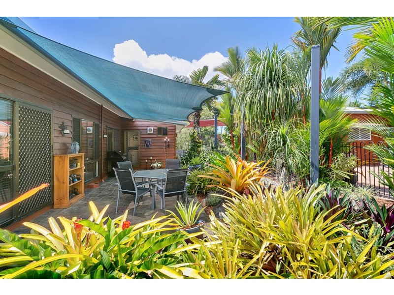 10 Universal Close, White Rock QLD 4868