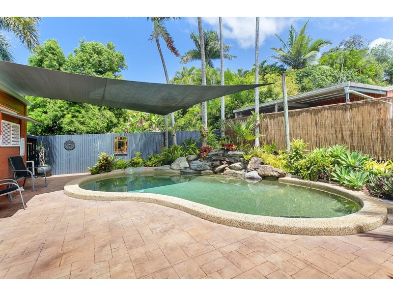 10 Universal Close, White Rock QLD 4868