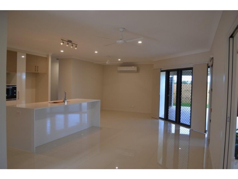 17 Starcke Trail, Smithfield QLD 4878