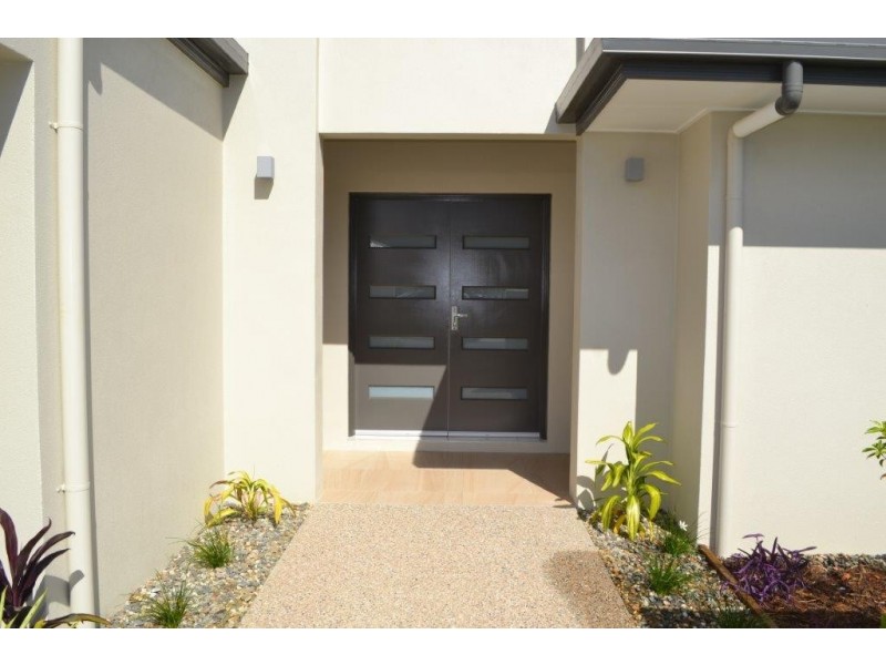 17 Starcke Trail, Smithfield QLD 4878