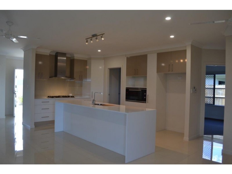 17 Starcke Trail, Smithfield QLD 4878
