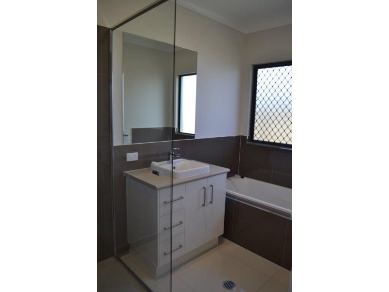 17 Starcke Trail, Smithfield QLD 4878