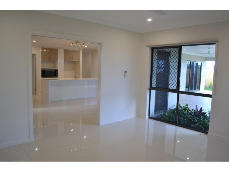 17 Starcke Trail, Smithfield QLD 4878