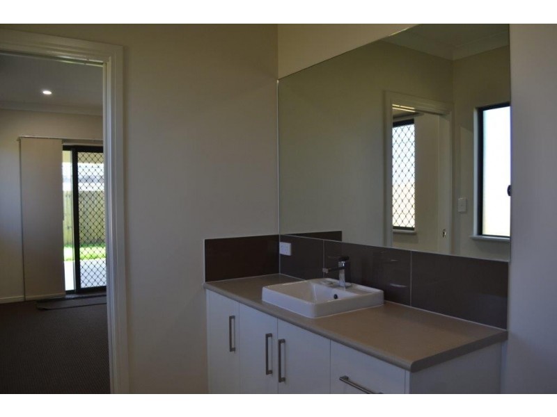 17 Starcke Trail, Smithfield QLD 4878