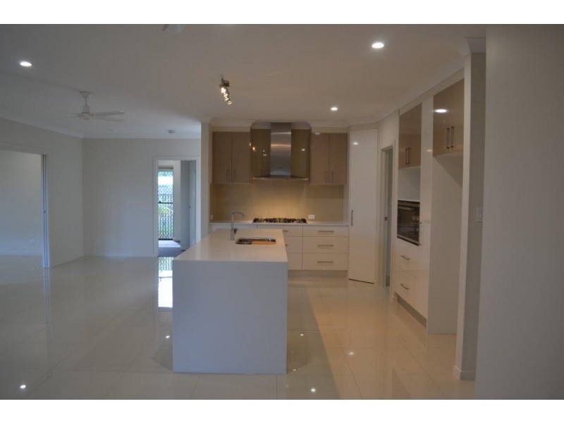 17 Starcke Trail, Smithfield QLD 4878