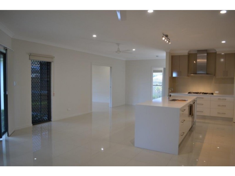 17 Starcke Trail, Smithfield QLD 4878