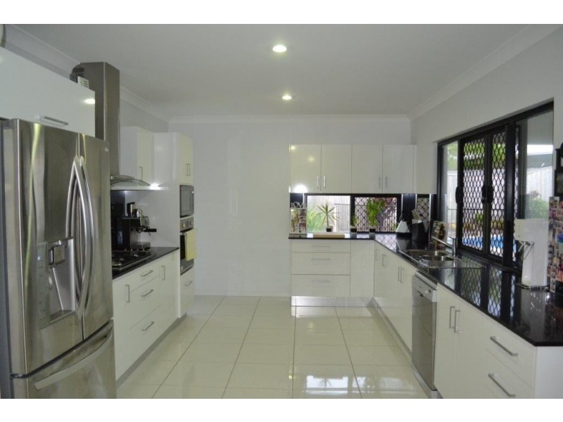 4 Imperial Court, Smithfield QLD 4878