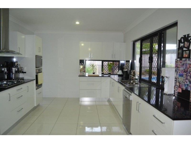 4 Imperial Court, Smithfield QLD 4878