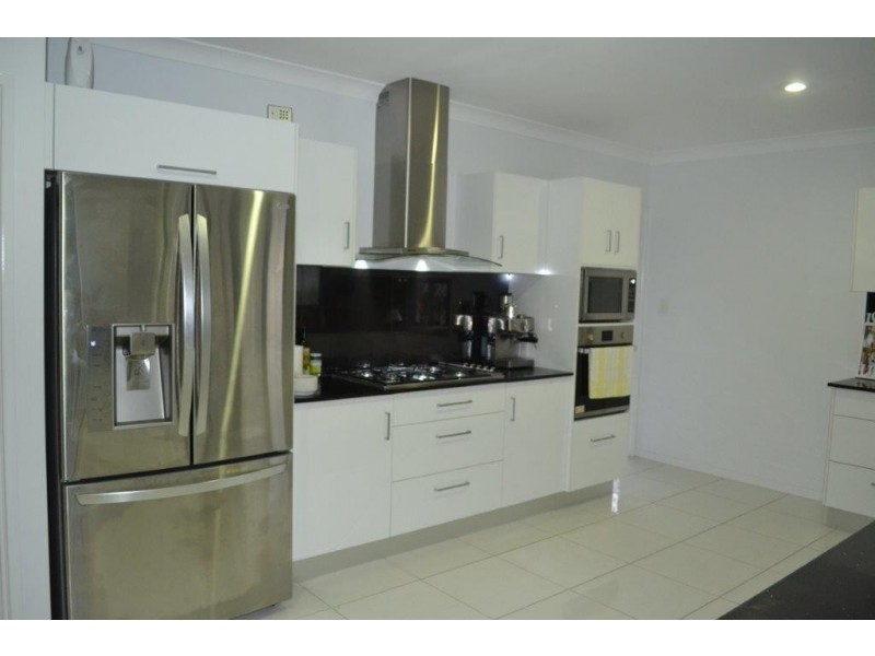 4 Imperial Court, Smithfield QLD 4878