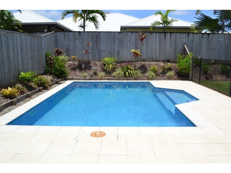 4 Imperial Court, Smithfield QLD 4878