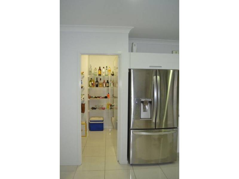 4 Imperial Court, Smithfield QLD 4878