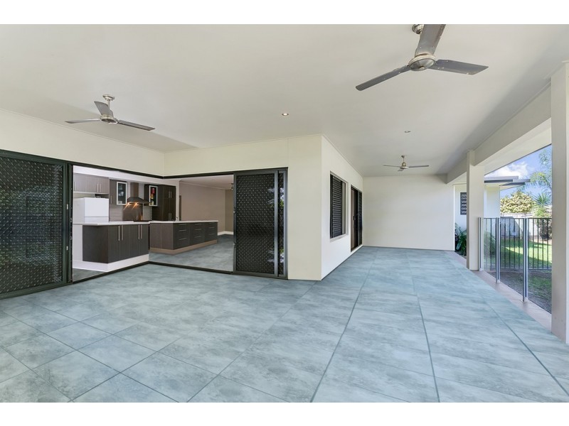 5 Wirrega Cl, Caravonica QLD 4878