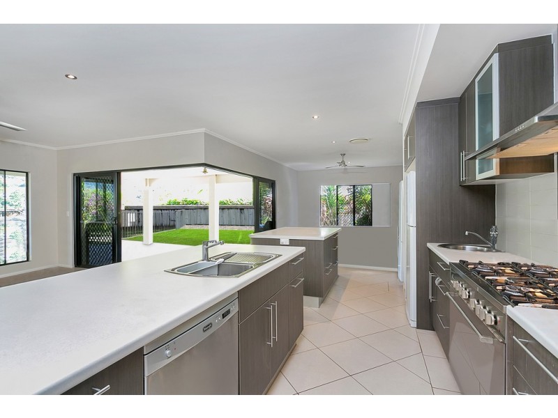 5 Wirrega Cl, Caravonica QLD 4878