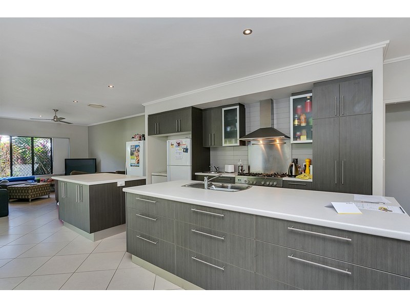 5 Wirrega Cl, Caravonica QLD 4878