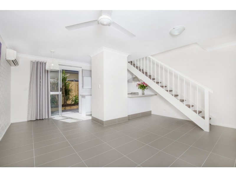 10/69 Pease Street, Manoora QLD 4870