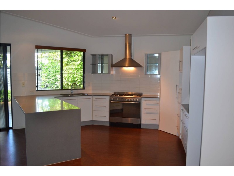 8 Bushlark Place, Smithfield QLD 4878