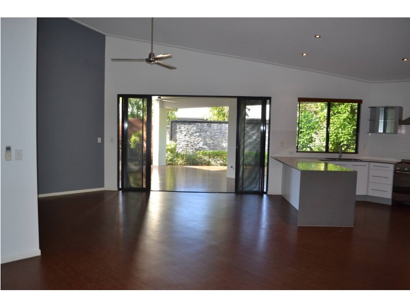 8 Bushlark Place, Smithfield QLD 4878