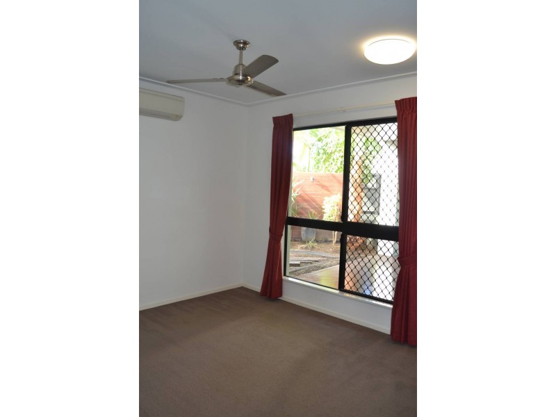 8 Bushlark Place, Smithfield QLD 4878