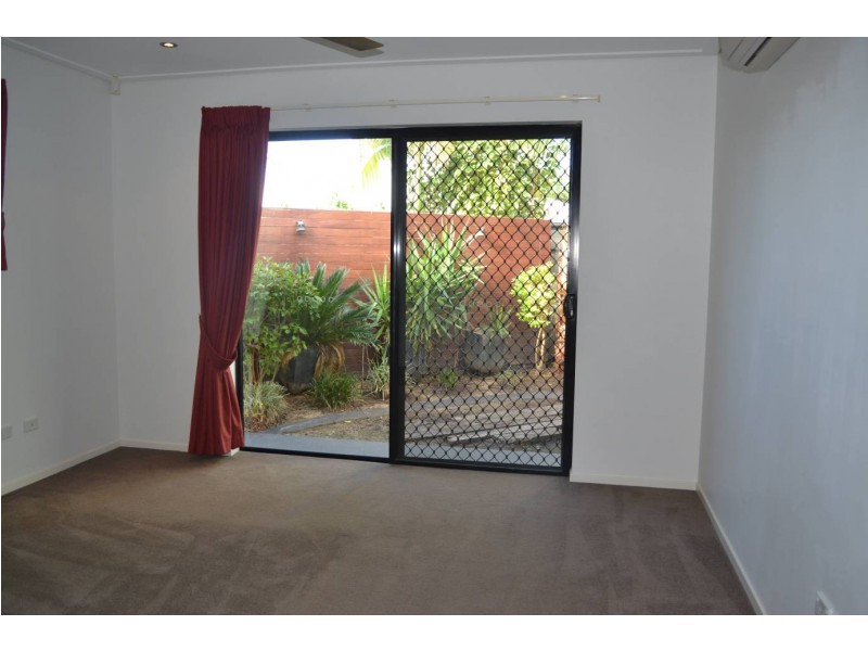 8 Bushlark Place, Smithfield QLD 4878