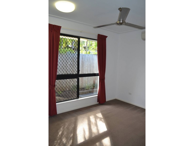 8 Bushlark Place, Smithfield QLD 4878