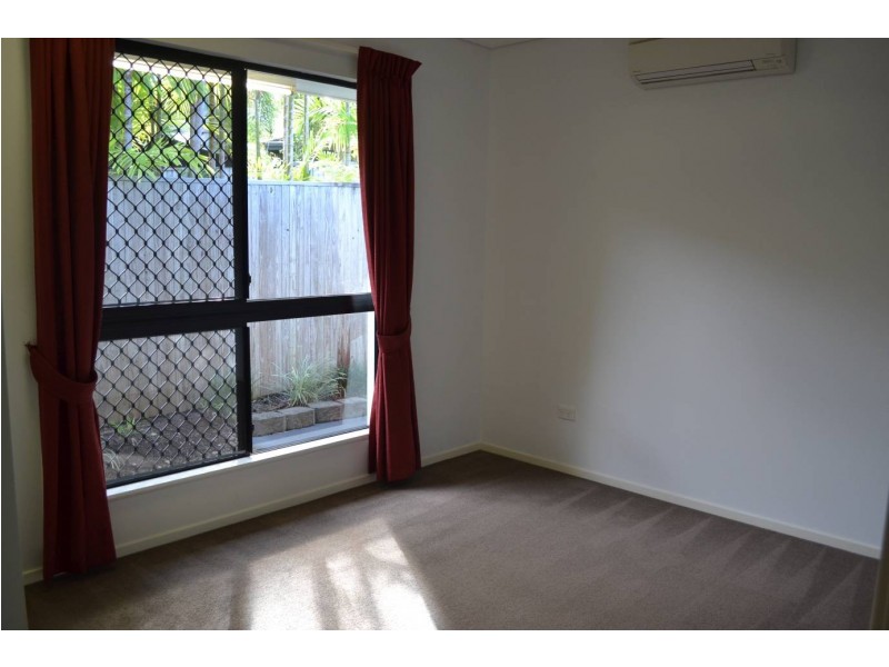 8 Bushlark Place, Smithfield QLD 4878