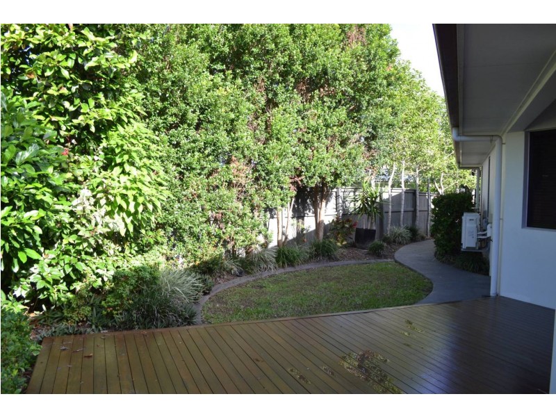 8 Bushlark Place, Smithfield QLD 4878